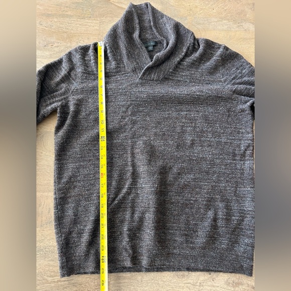 Saks Fifth Avenue Sweater Size XL - Picture 4 of 5